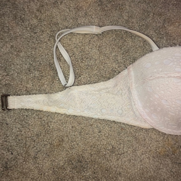 Roxy White Swimsuit top. No tags but fits a C/D - Picture 4 of 5
